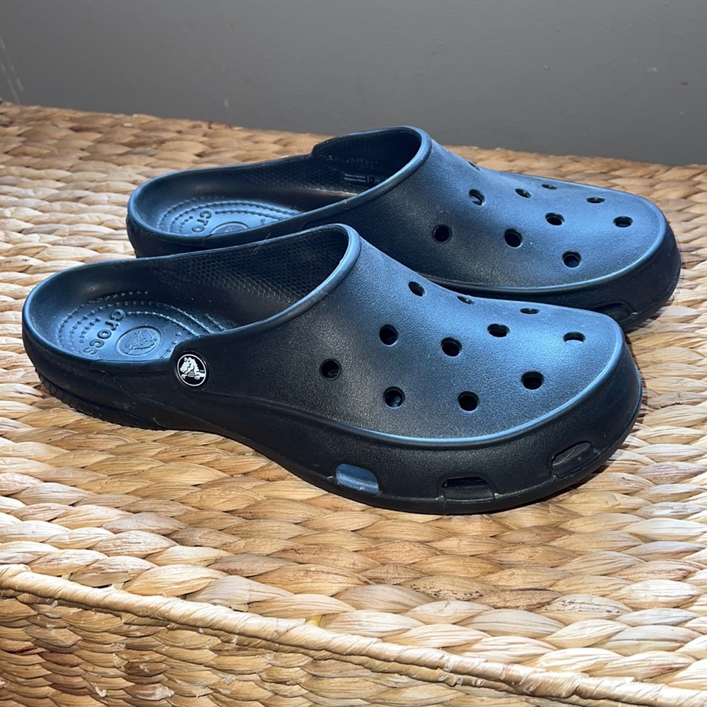 Crocs Freesail Clog. Womens size 10. Excellent condition.